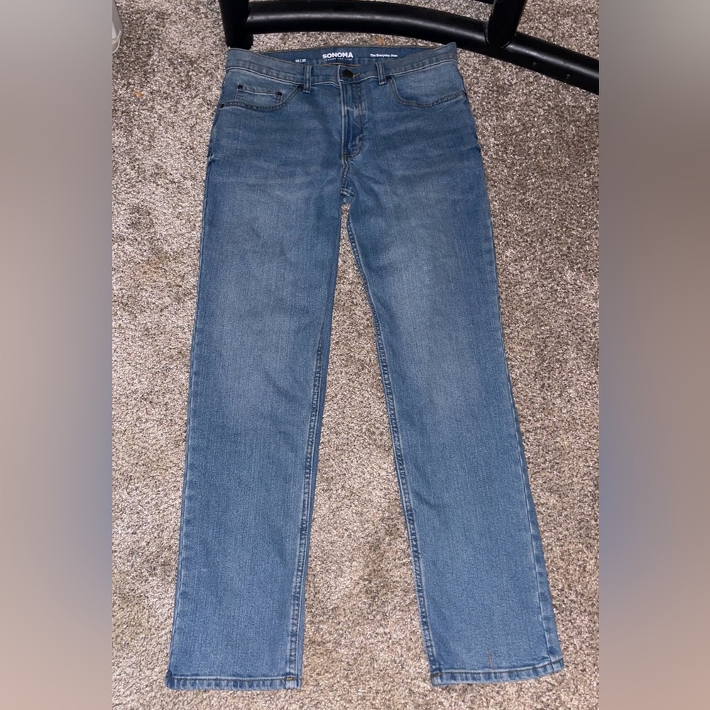 Selling UNUSED men Sonoma Jeans. In great condition.